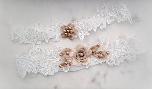 Lace garter set with gold 3d floral lace in gold