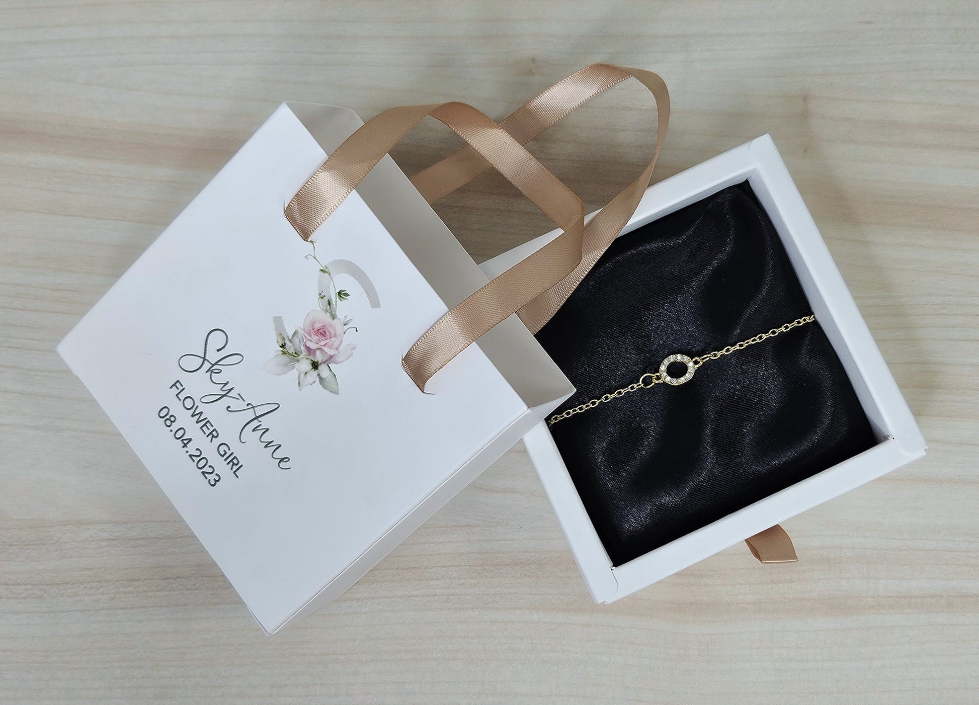Personalised jewellery gift box Gift Smooches Bridal   