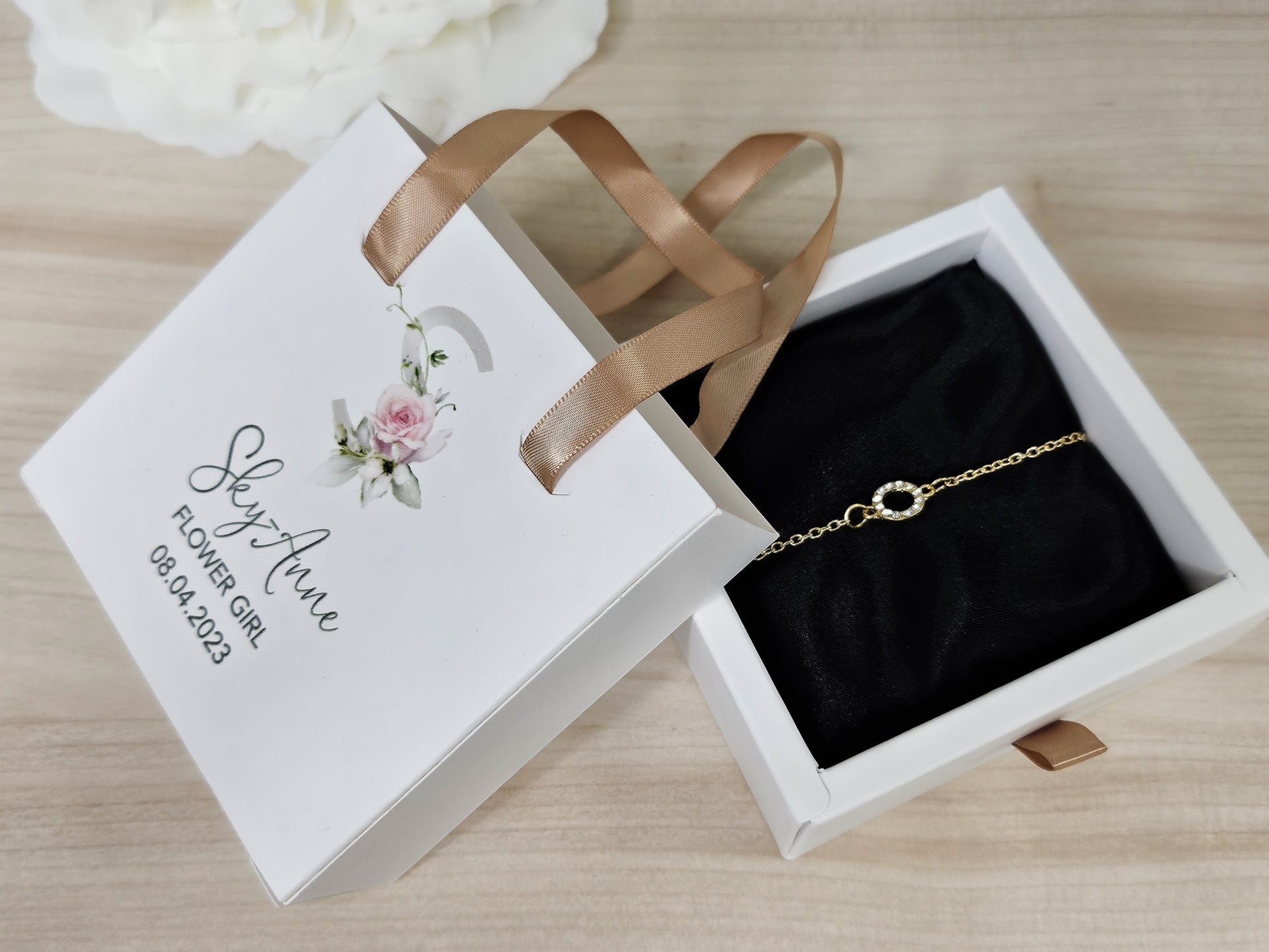 Personalised jewellery gift box Gift Smooches Bridal   